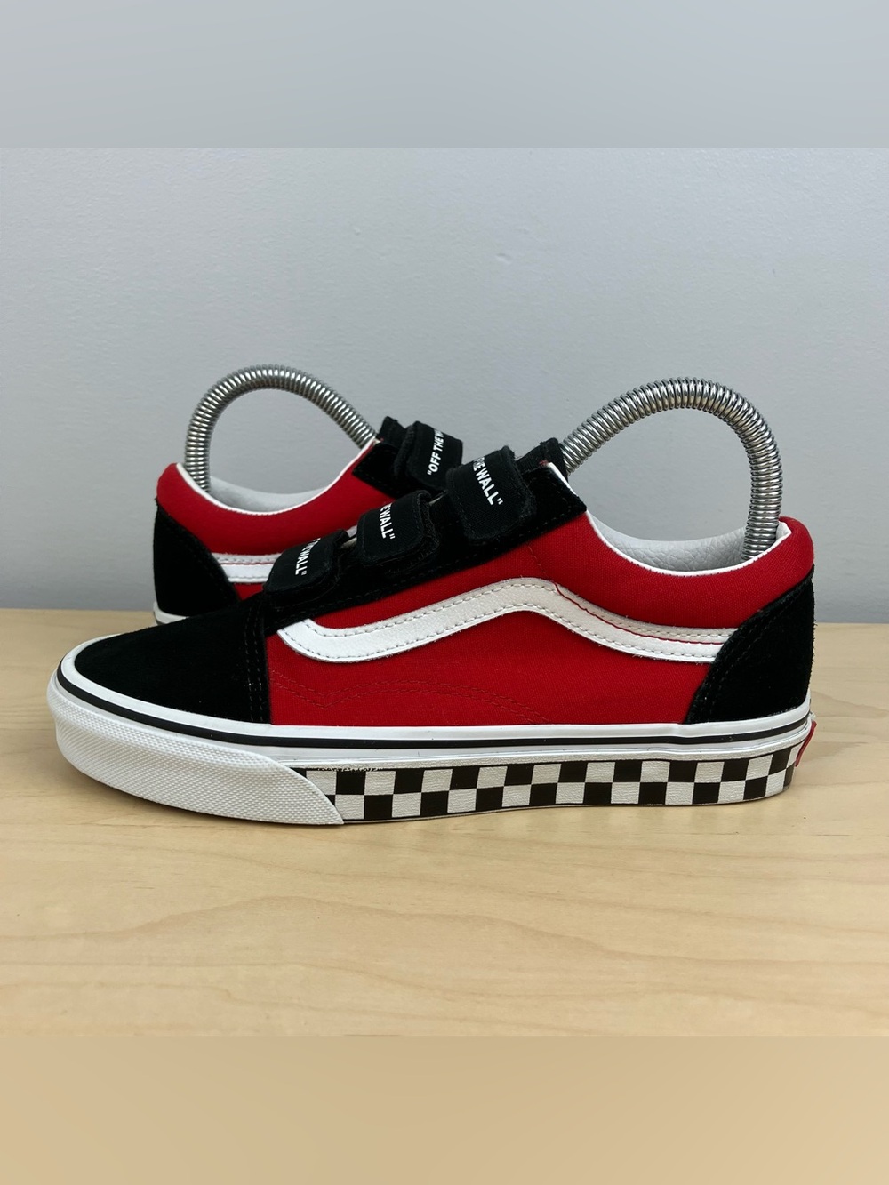Vans Women’s Size 6.5 Old Skool V Straps Checkered Black Red White Skate Shoes - Picture 3 of 10